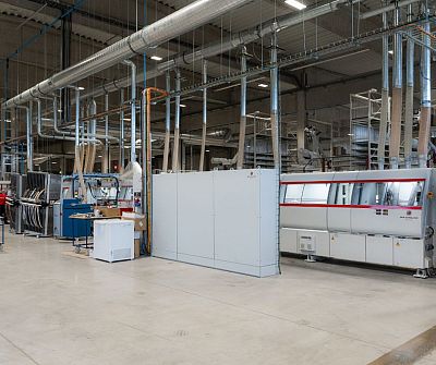 automatische Kantenanleimlinie